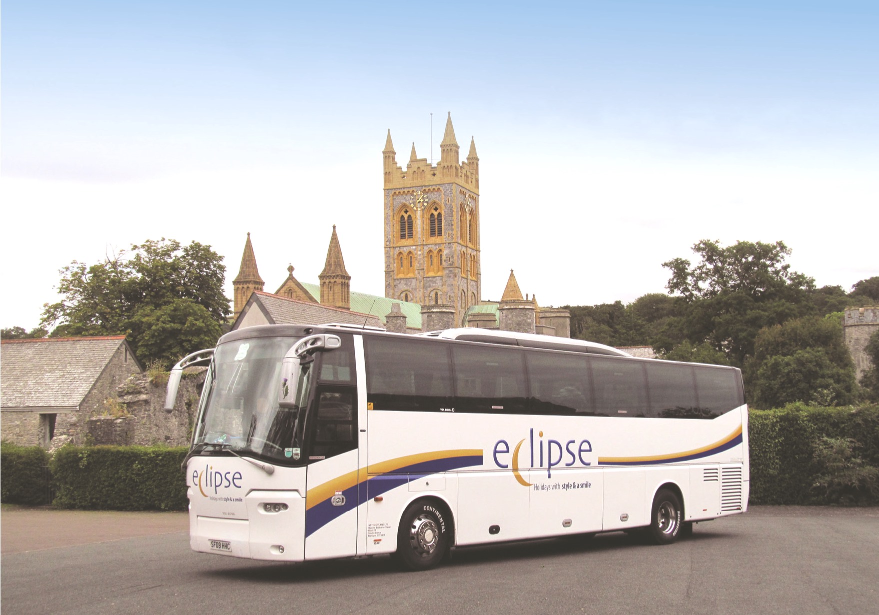 Top Reasons to Go on a Coach Tour in the UK